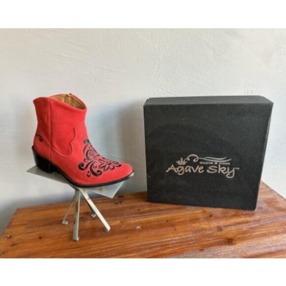 Agave Sky Red Vintage 'Floral Ankle Boot - Picture 3 of 9